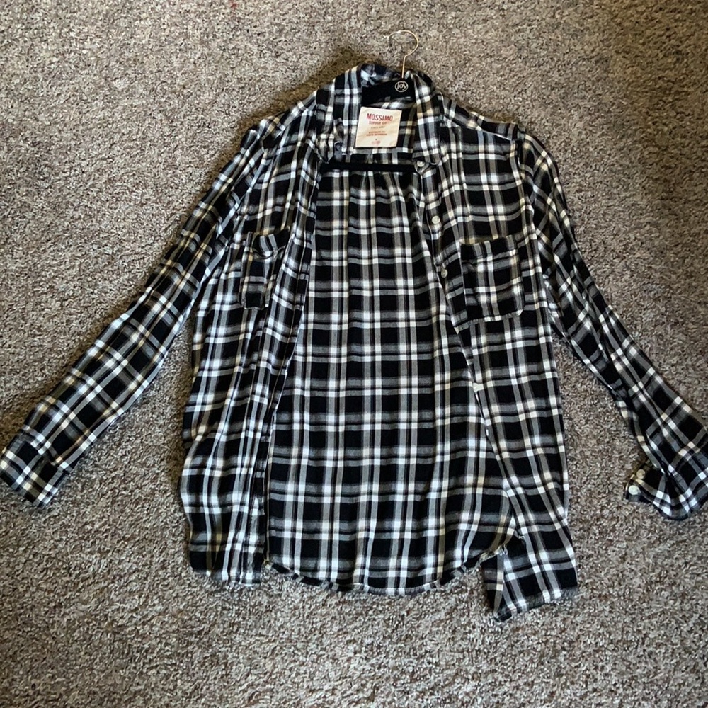 Women’s black and white flannel Size M